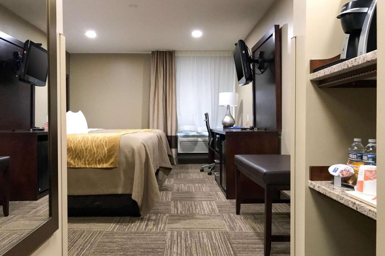 Giles Hotel Inn And Suites Pulaski Экстерьер фото