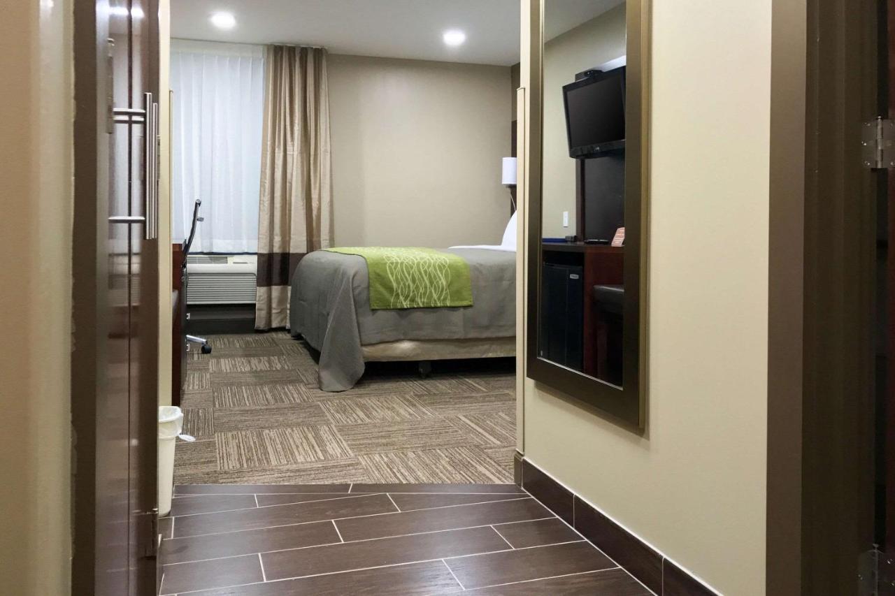Giles Hotel Inn And Suites Pulaski Экстерьер фото