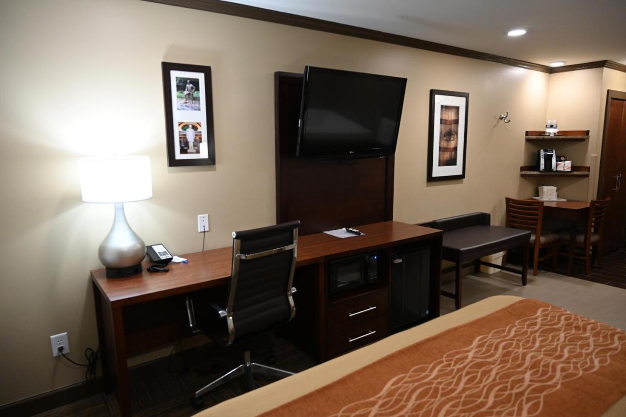 Giles Hotel Inn And Suites Pulaski Экстерьер фото