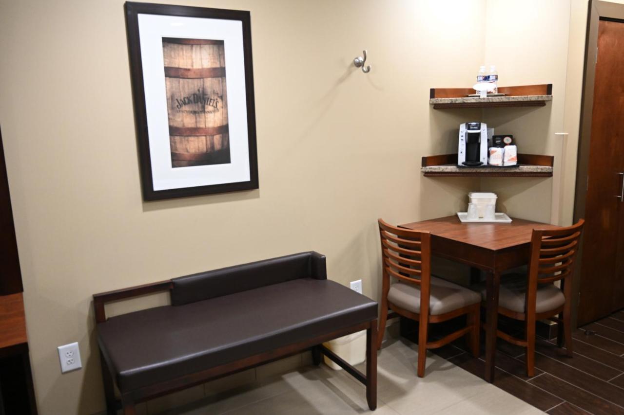 Giles Hotel Inn And Suites Pulaski Экстерьер фото