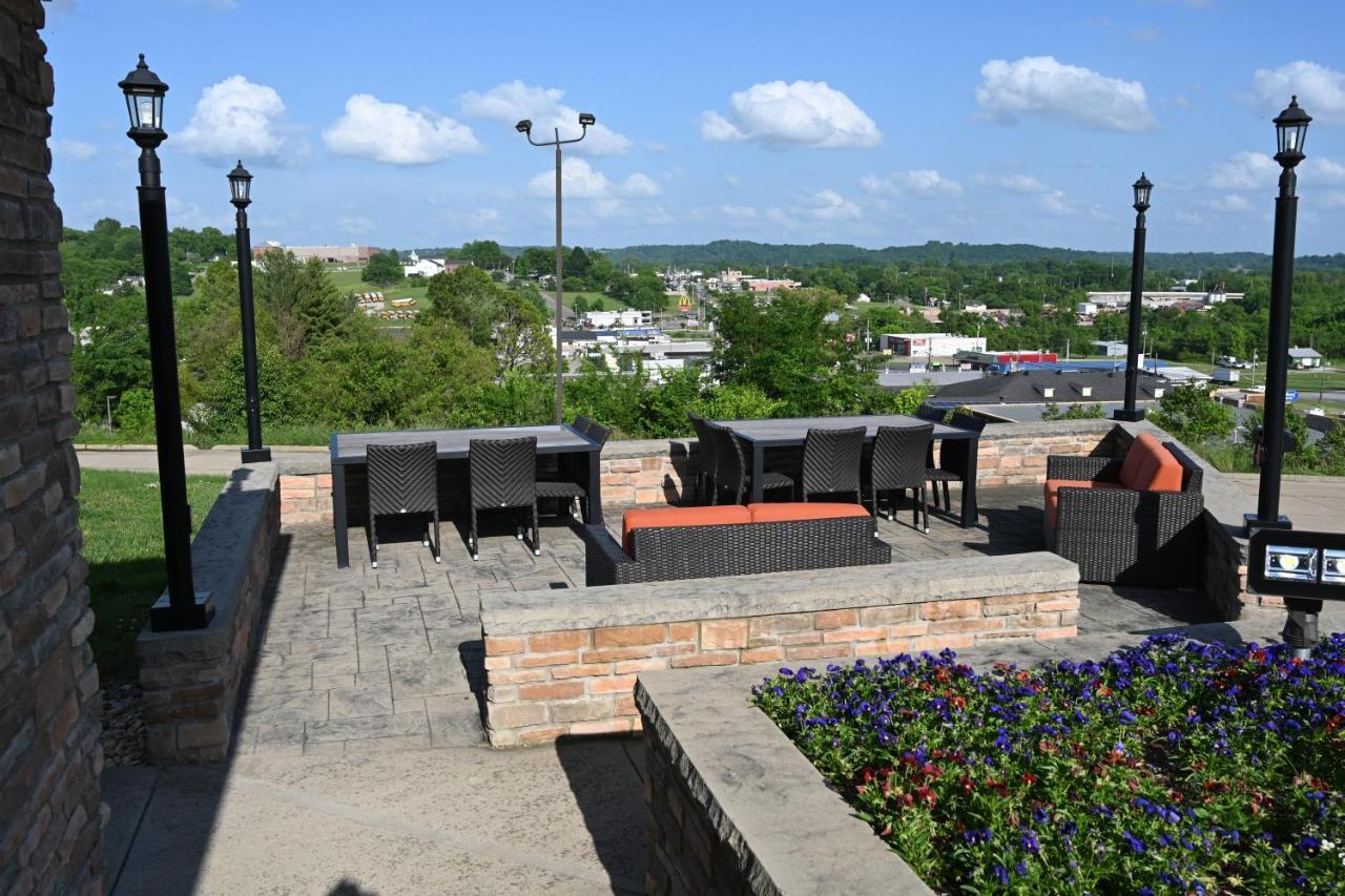 Giles Hotel Inn And Suites Pulaski Экстерьер фото