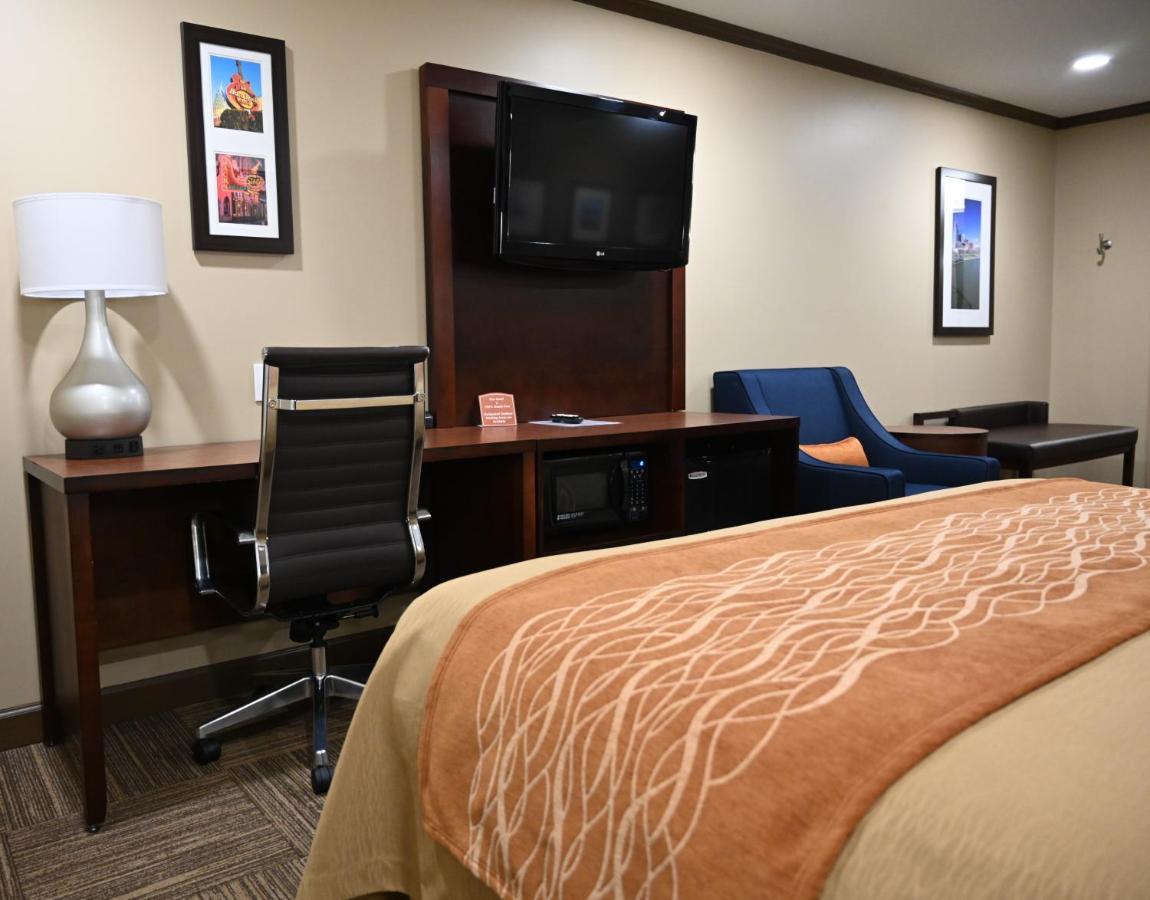 Giles Hotel Inn And Suites Pulaski Экстерьер фото