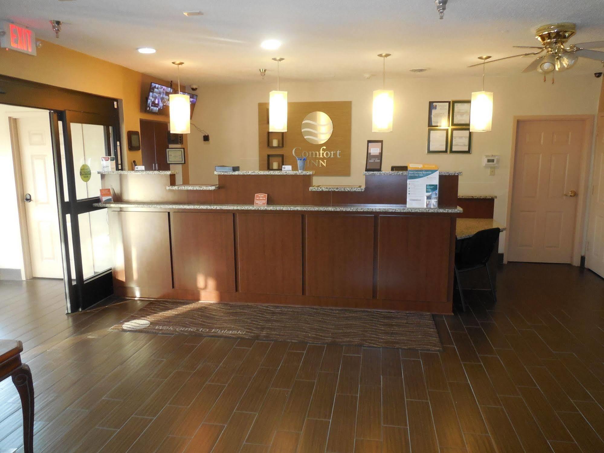 Giles Hotel Inn And Suites Pulaski Экстерьер фото